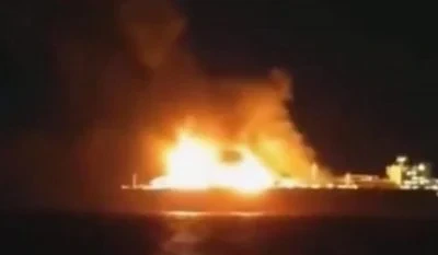 У Середземному морі палає танкер під прапором РФ, не виключена атака України, - Reuters (відео)