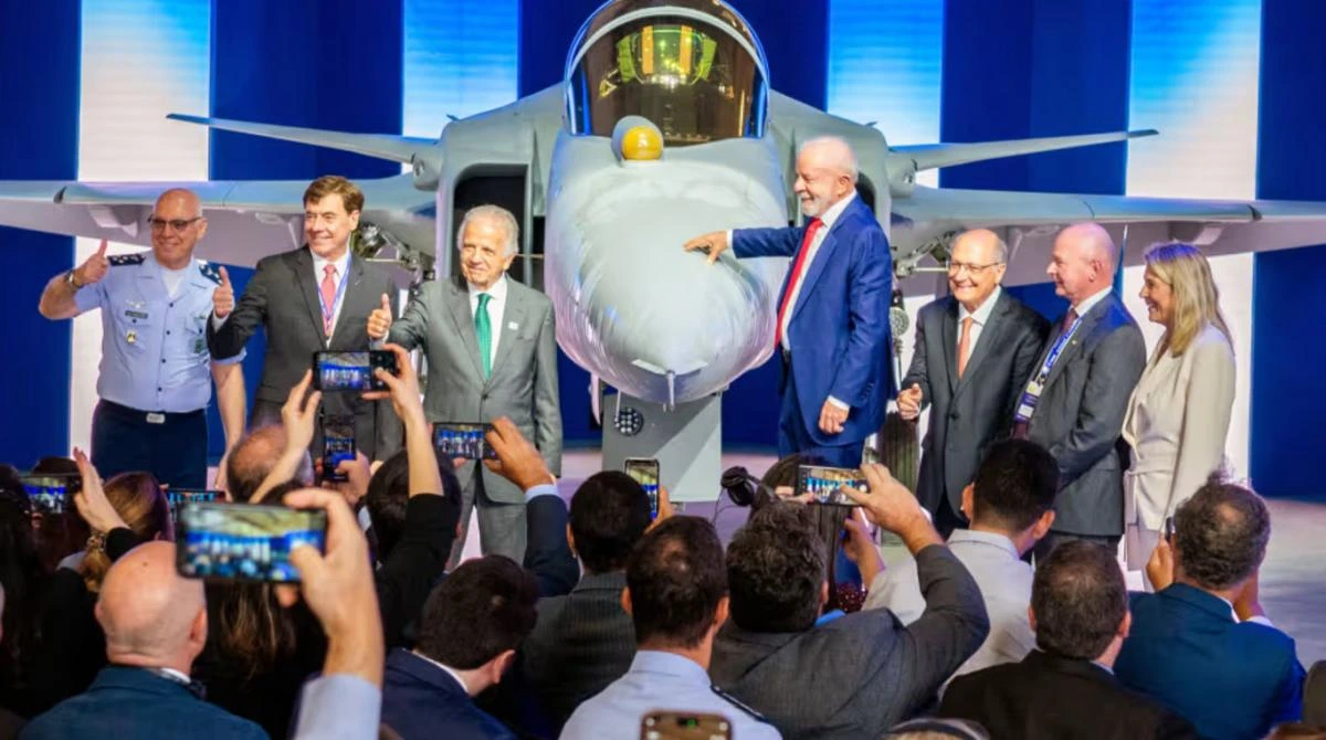 Велика країна побудувала свій перший F-39E Gripen (фото)
