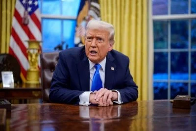 "Вони віддадуть нам усе, у них немає карт": Трамп пригрозив знищити всю енергетику Ірану
