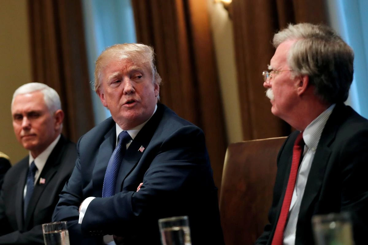 Після втрати літаків Трамп перейшов в "режим паніки", - ексрадник президента США