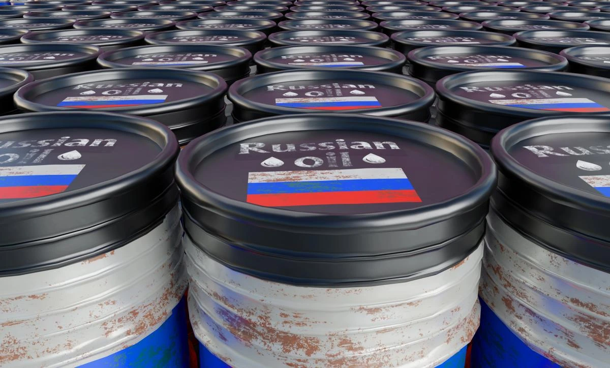 Ключовий російський порт на Балтиці відновив роботу після українських атак, - Bloomberg