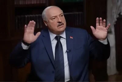 У нього є колосальна проблема: дипломат пояснив, чому Лукашенко робить гучні заяви про війну
